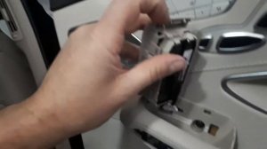 Разборка задней обшивки двери на Мерседес S 500 2018год выпуска .