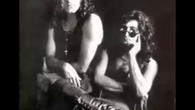 Дони и Момчил - Уморени крила (HQ) смотреть онлайн