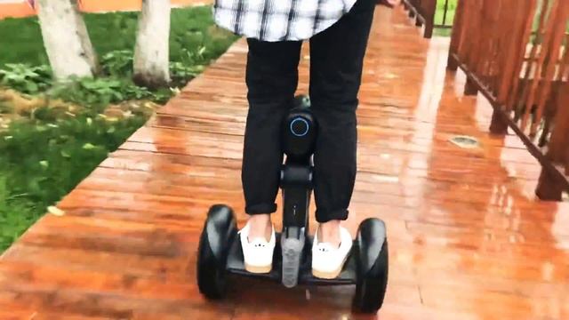 Puddles wont Stand in Your Way While Riding Loomo to Get Home