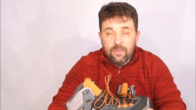 Мембранные треккинговые ботинки Quechua Trek 100 от Декатлон