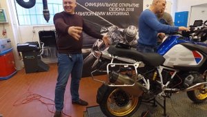 Распаковка мотоцикла BMW R1250GS Adventure. Владелец счастлив!