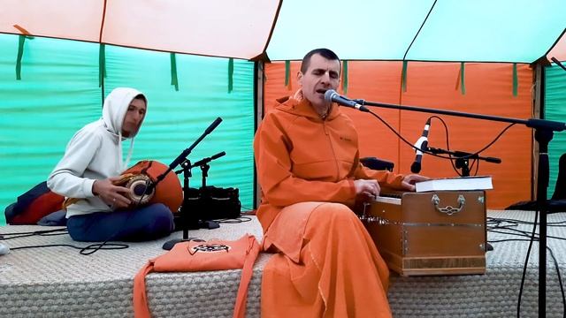 Бхаджан, который пел Господь Чайтанья, когда шел в Южную Индию (Вальмики дас. Окунево 2021)