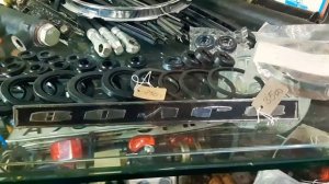 Автозапчасти к РЕТРО АВТОМОБИЛЯМ на Блошином рынке.