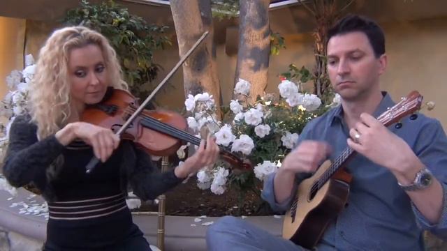 Violin and Ukulele ("Lucky" "Can't Help Falling in Love" "La Vie en Rose") смотреть онлайн