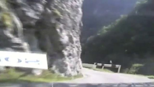 Скальный участок старой дороги на Красную поляну 1994 г смотреть онлайн