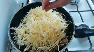 ЖАРЕНАЯ КАПУСТА С МЯСОМ И ЗЕЛЕНЬЮ