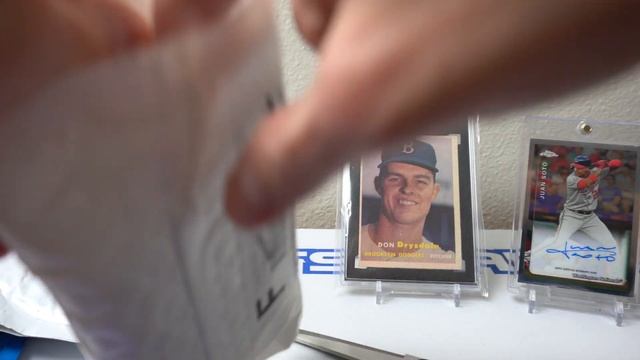 Mailday! NICE 2019 Topps Chrome 2nd Year Auto + VINTAGE 1957 Topps SGC 4 HOF RC + Group Break hits! смотреть онлайн