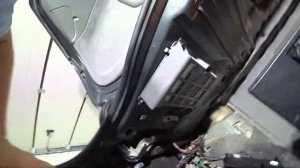 Замена амортизаторов крышки багажника BMW e65 e66 750