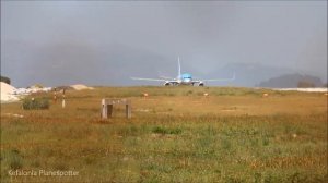 TUI Boeing 757 | Bumpy landing @ Kefalonia Airport | EFL Planespotting