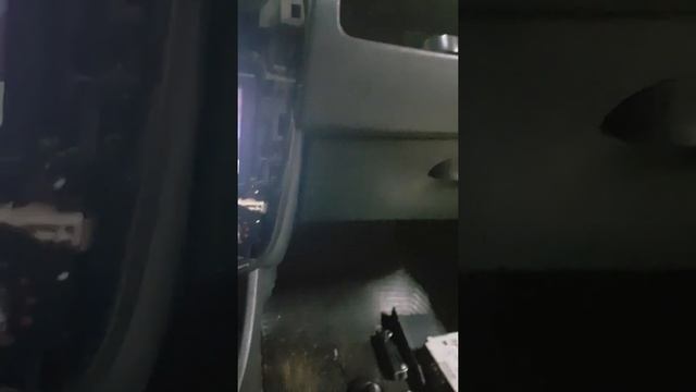 Instalando DVD 2DIN Logan 2011 parte 2/3 смотреть онлайн