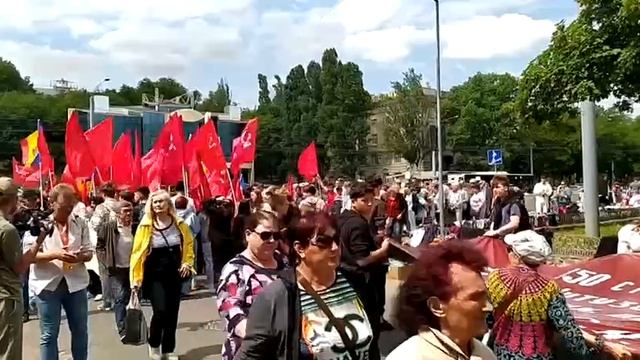 Митинг в защиту Дня Победы проходит в Кишиневе