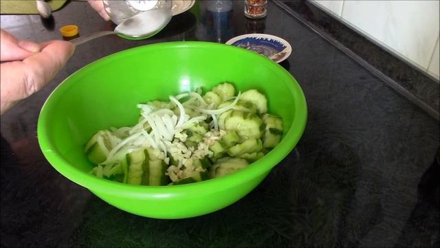 Салат из свежих огурцов с соевым соусом по корейски. Легко, просто, быстро и очень вкусно!