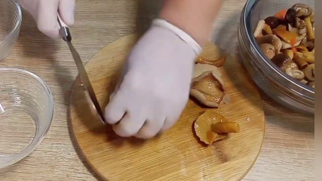 Слоёный салат из куриной печени с грибами#салатынапраздничныйстол