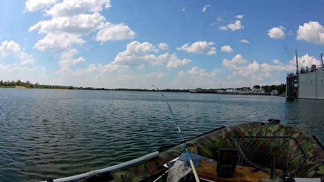 Обзор рыбных мест 10.07.2022 год №32 р. Иртыш г. Омск Рыбалка спиннингом, троллинг в затоне Лампочк смотреть онлайн