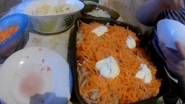 Красная рыба под картофельной шубой, горбуша под шубой))