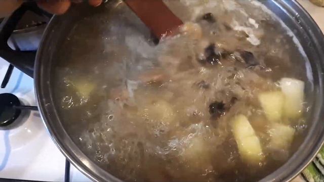 Суп с курицей и шампиньонами.
