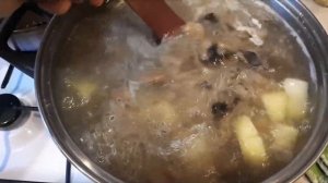 Суп с курицей и шампиньонами.