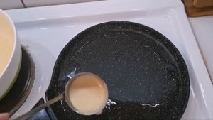 Оладушки на молоке. Коротко о том, как я готовлю завтрак детям. #оладьи #вкусно #русскаякухня