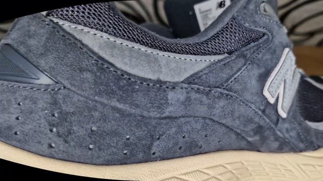 New Balance 2002R смотреть онлайн