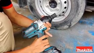 Makita DTW450 18v Lxt Li-Ion 13mm (1/2") Impact Wrench