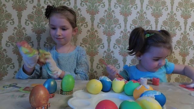 Пасха 2018. Как покрасить яйца своими руками. Видео для детей. Учимся рисовать. смотреть онлайн