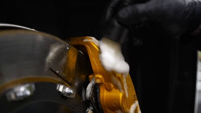 Deep Cleaning Wheels & Calipers - Volvo S60 Polestar - ASMR смотреть онлайн