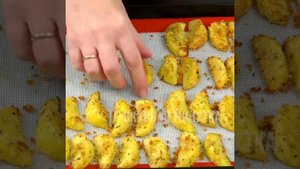 Простой рецепт - картофель, запеченный в сухарях