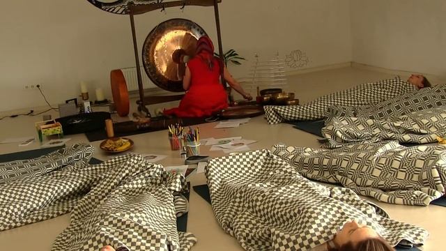 ГОНГ-МЕДИТАЦИЯ и ХРУСТАЛЬНАЯ АРФА (Изабелла Леденцова, ZonaYogi) смотреть онлайн