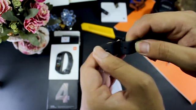 Xiaomi Mi Band 4 Unboxing & First Impressions | Best Budget Band
