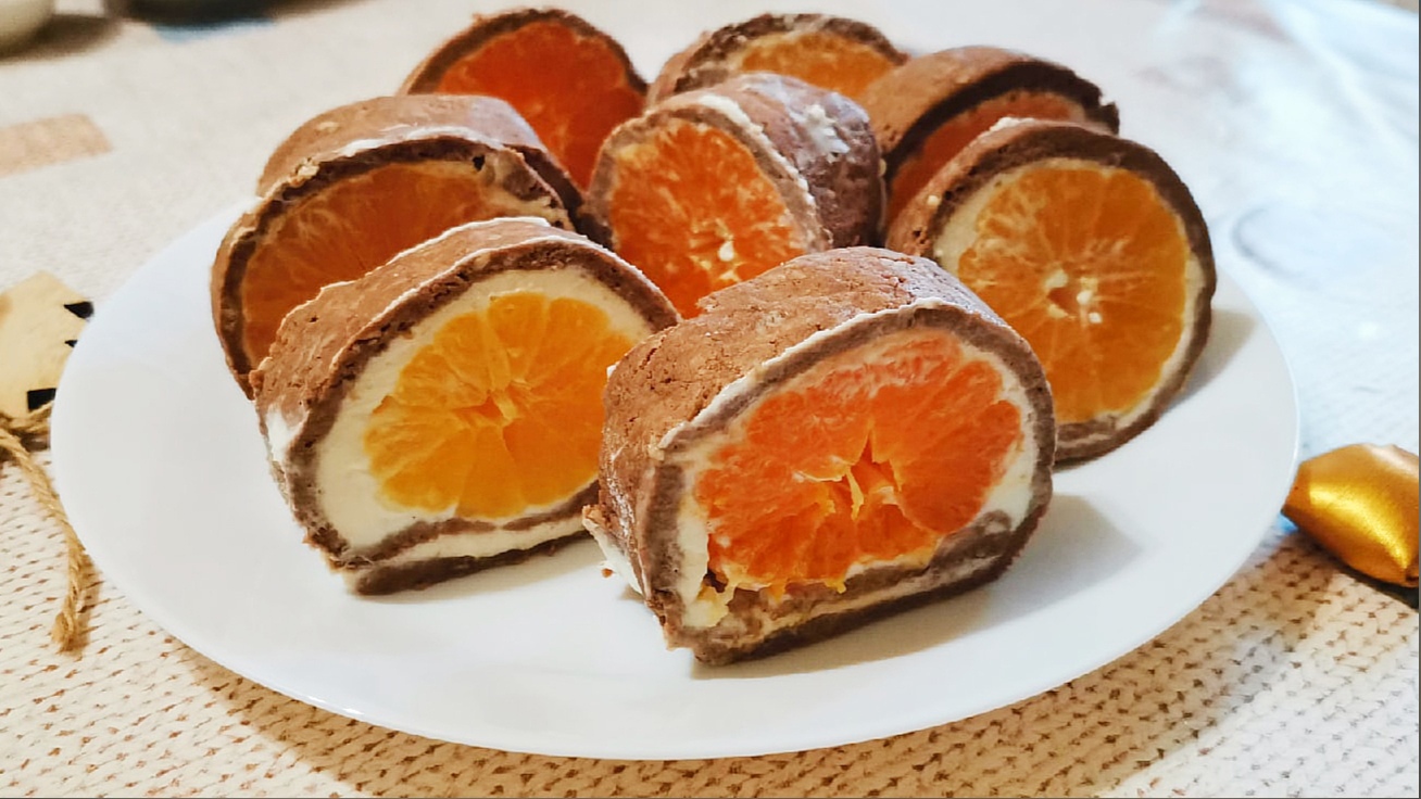 Шоколадно банановый рулет с мандаринами
