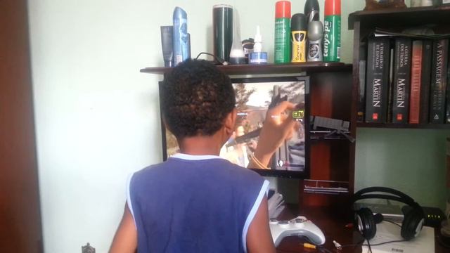 Alison 5 anos jogando Left 4 Dead смотреть онлайн