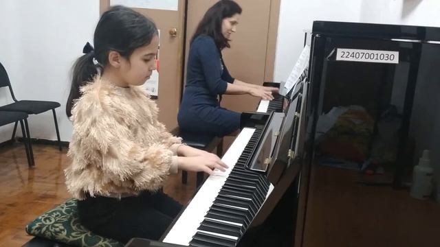 Ф.Шуберт «В путь» исп Чобонян Сара 7лет смотреть онлайн