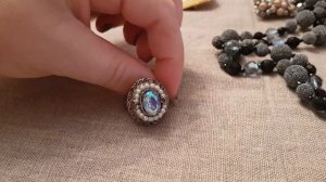 Винтажная бижутерия, серебро,редкие находки с блошиного рынка и барахолки.Сумки ,броши, кольца .