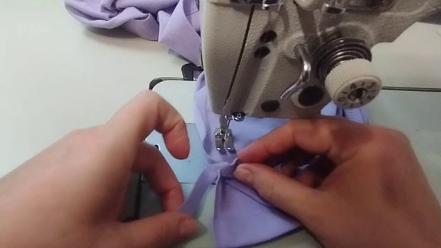 Як підшити розрізи на футболці. смотреть онлайн