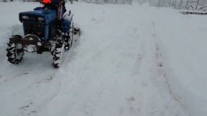 Кубань завалило снегом. Чистим дороги минитрактором Исеки ТХ 1510.
