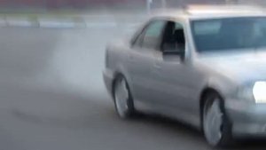 Ингушетия: Лезгинка на мерседесе в Назрани ? ??