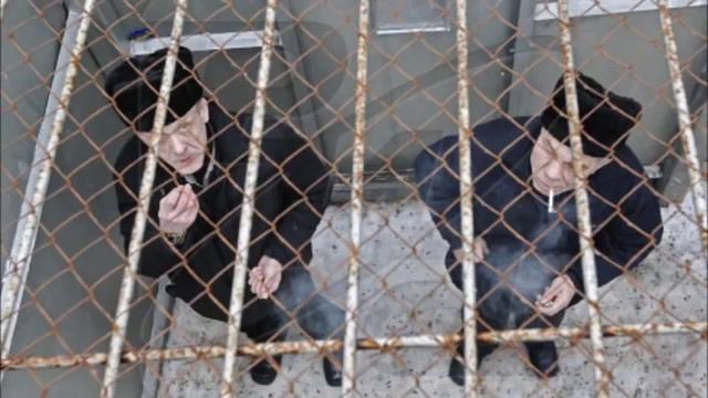 Как грамотно войти в хату на зоне. Как отвечать на вопросы.