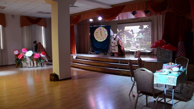 Новогоднее приключение Алисы смотреть онлайн