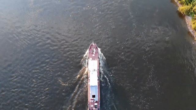 Корабль плывет на закате по Оке. Лето 2018 г. смотреть онлайн