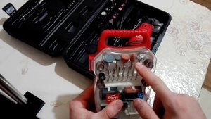 Гравер Wortex MG 3218 E -универсальный  набор насадок.