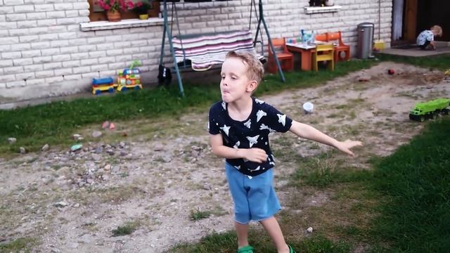 ВЗОРВЕТСЯ ЛИ БУТЫЛКА КОКА КОЛЫ ЕСЛИ ЕГО ЗАКРЫТЬ С КУЧЕЙ МЕНТОСА