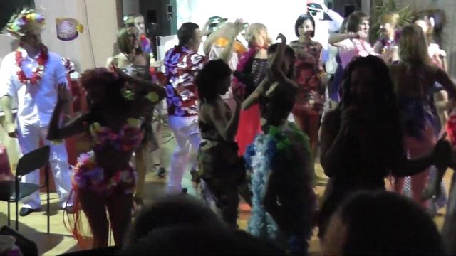 Латиноамериканская группа "Sonora Latina", вокалисты смотреть онлайн