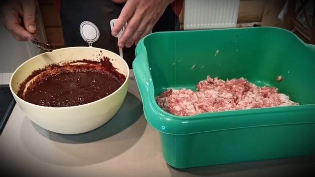 Нереально вкусная кровяная колбаса. Съедается килограммами .Вкуснее рецепта нет.