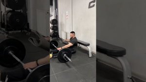 Ягодичный мостик со штангой. Как делать самостоятельно?