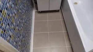 Ремонт ванной комнаты панели пвх. Как сделать ремонт в ванной? Бюджетный вариант. Клеем панели пвх.