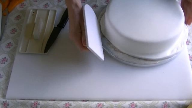 How to ice a cake in fondant - basic tutorial How To Tutorial Zoes Fancy Cakes