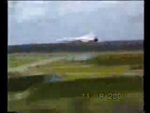 Дура над башкой! Ту-22 нЫзенЬко!