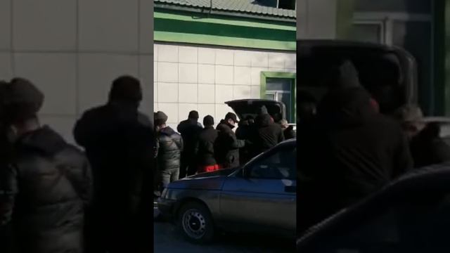 Тоо Анск второй день трудового спора. Незаконно сократили рабочих