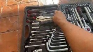 Porsche 992 how to emergency open front bonnet