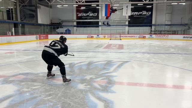 ХОККЕЙ НЕПРАВИЛЬНЫМ ХВАТОМ! Леворукие или Праворукие ? смотреть онлайн